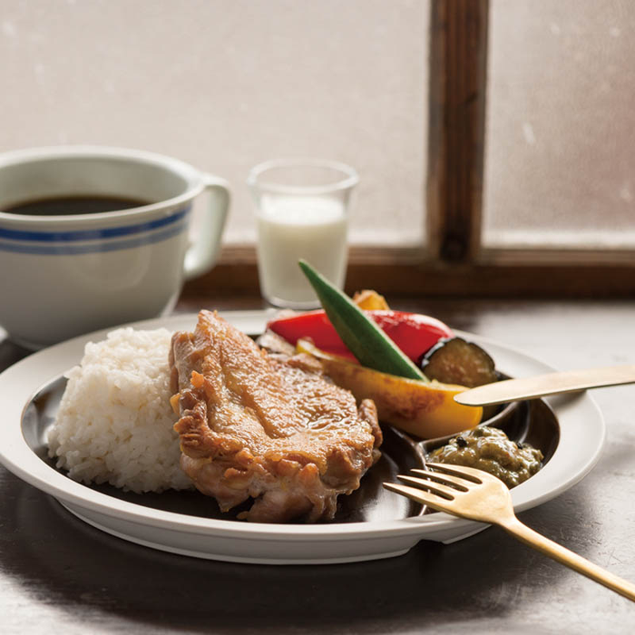 DAYS OF KURAWANKA | SLIPWARE - Lunch plate | amabro